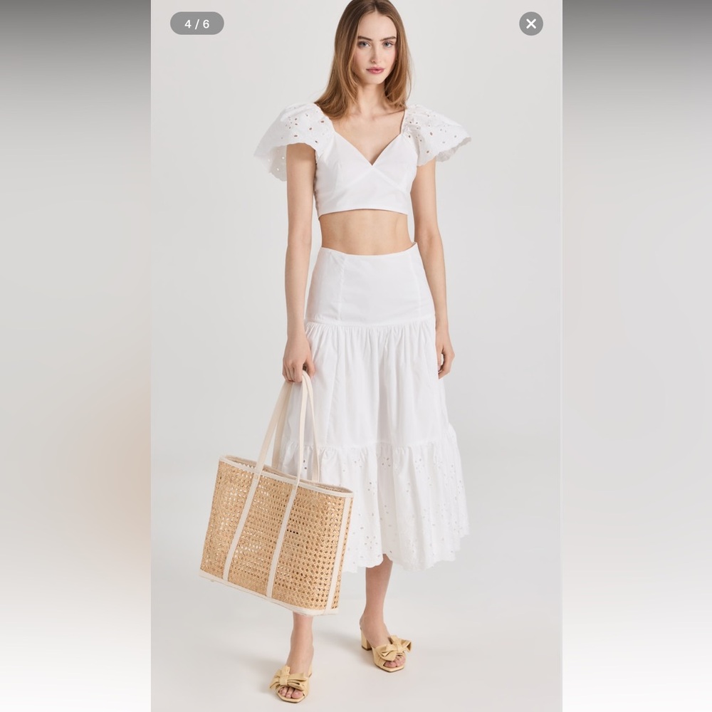 En Saison NWT “Byblos” Tiered Eyelet Skirt – Size Small